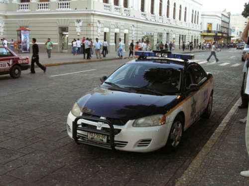 Polizeiauto in Mérida / Zum Vergrößern auf das Bild klicken