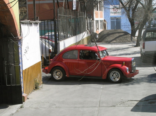 Umgebauter VW Käfer in Mexiko City / Zum Vergrößern auf das Bild klicken
