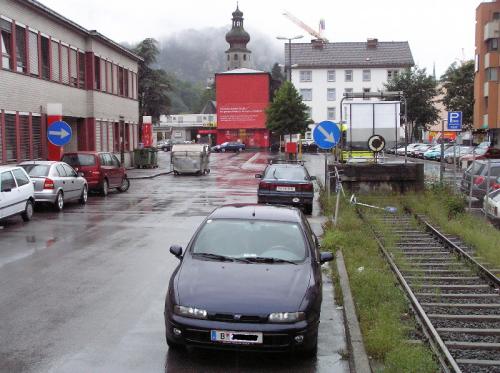 Hindernis rechts umfahren beim Bahnverlad Feldkirch