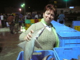 Elfi mit Hai am Fischmarkt von Qatif / Zum Vergrößern auf das Bild klicken